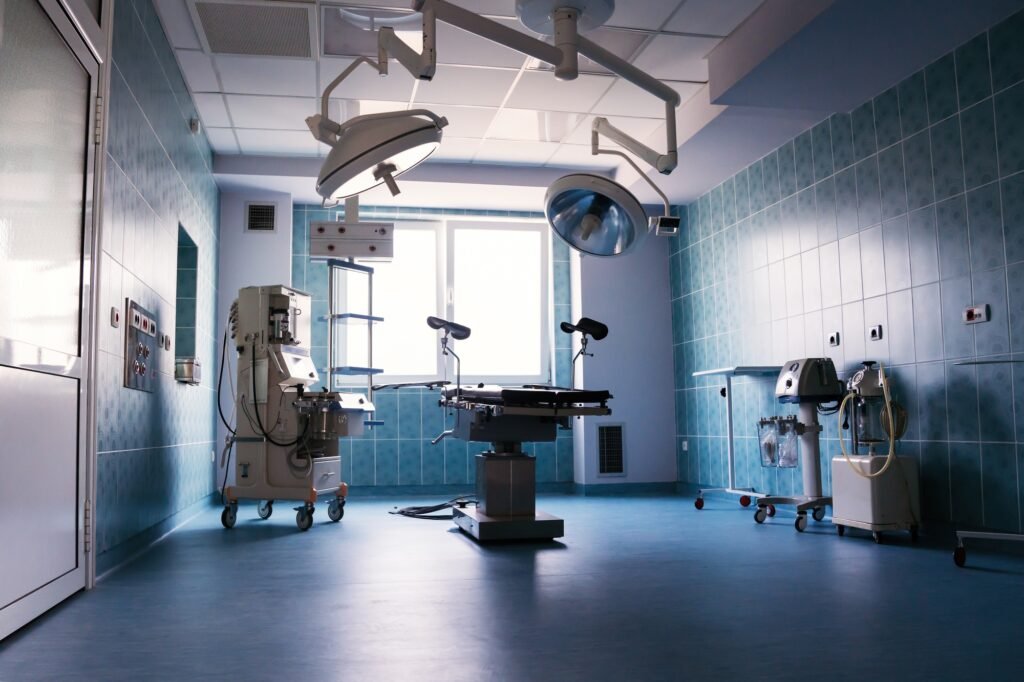 Equipment and medical devices in modern operating room